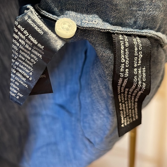 NWOT- Tommy Hilfiger buttons down Denim Top - Picture 5 of 7